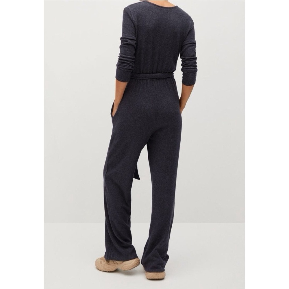 BNWT Mango Long Sleeve V-neck Wide Leg Jumpsuit - Size Medium - Picture 4 of 17